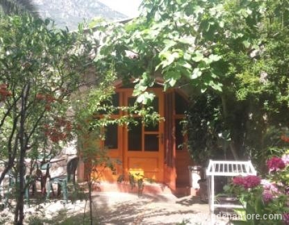Appartements und Zimmer OKUKA, Privatunterkunft im Ort Šušanj, Montenegro